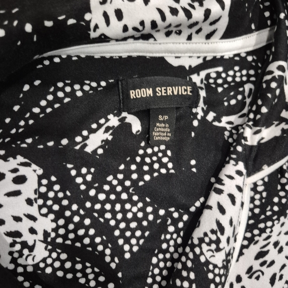 Room Service Tropical Leopard Pajama Set - Picture 2 of 5